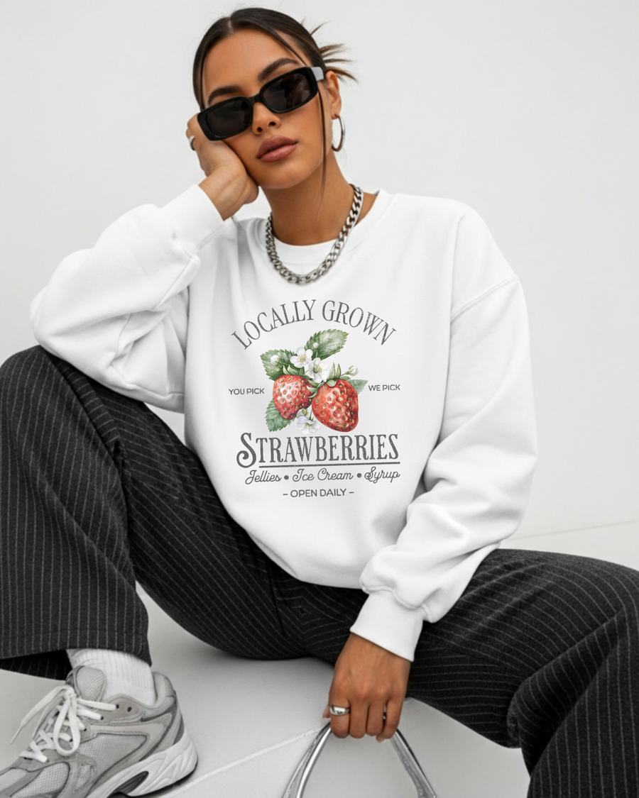 Strawberry Bliss Sudadera Blanca Orgánica