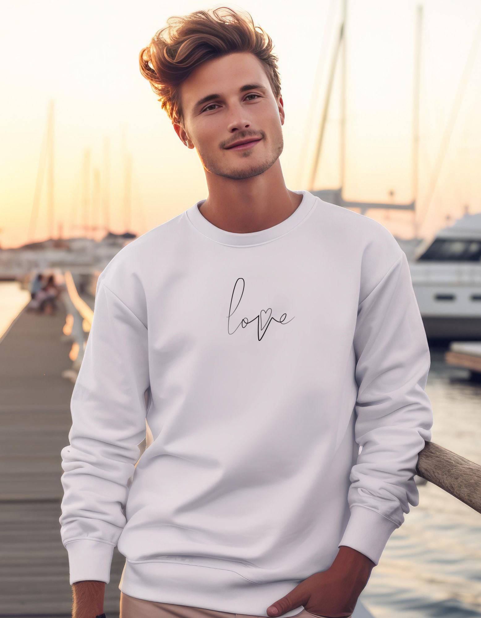 SUDADERA DE CUELLO REDONDO CON BORDADO LOVE - RAF2