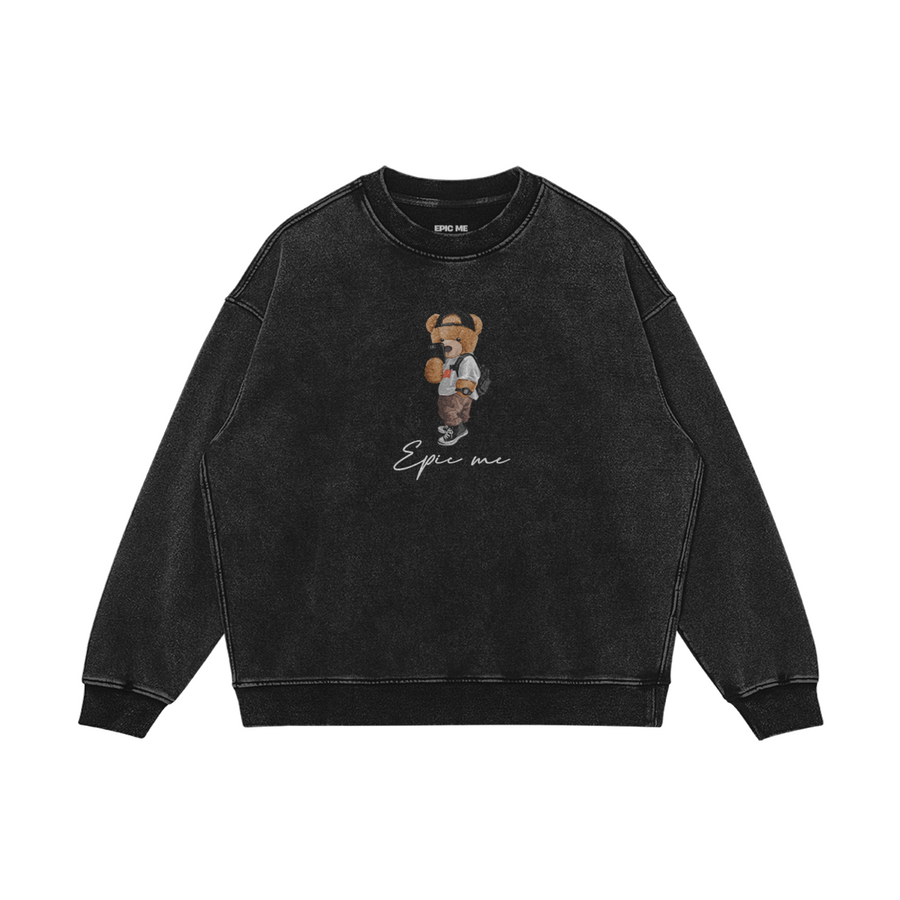 Sudadera oversize vintage Epic Me Bear en color negro lavado con estampado frontal.