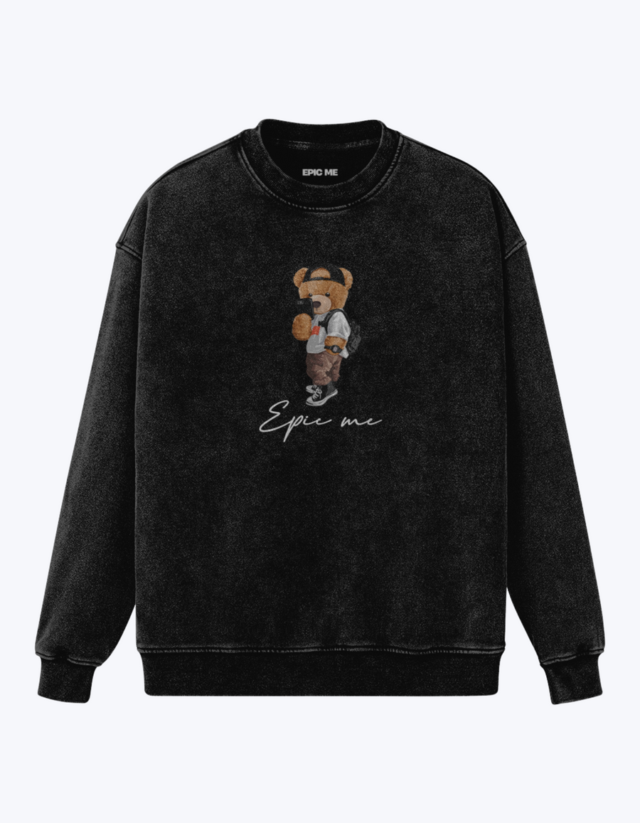 Vista frontal de la sudadera oversize vintage “Urban Teddy” con oso selfie